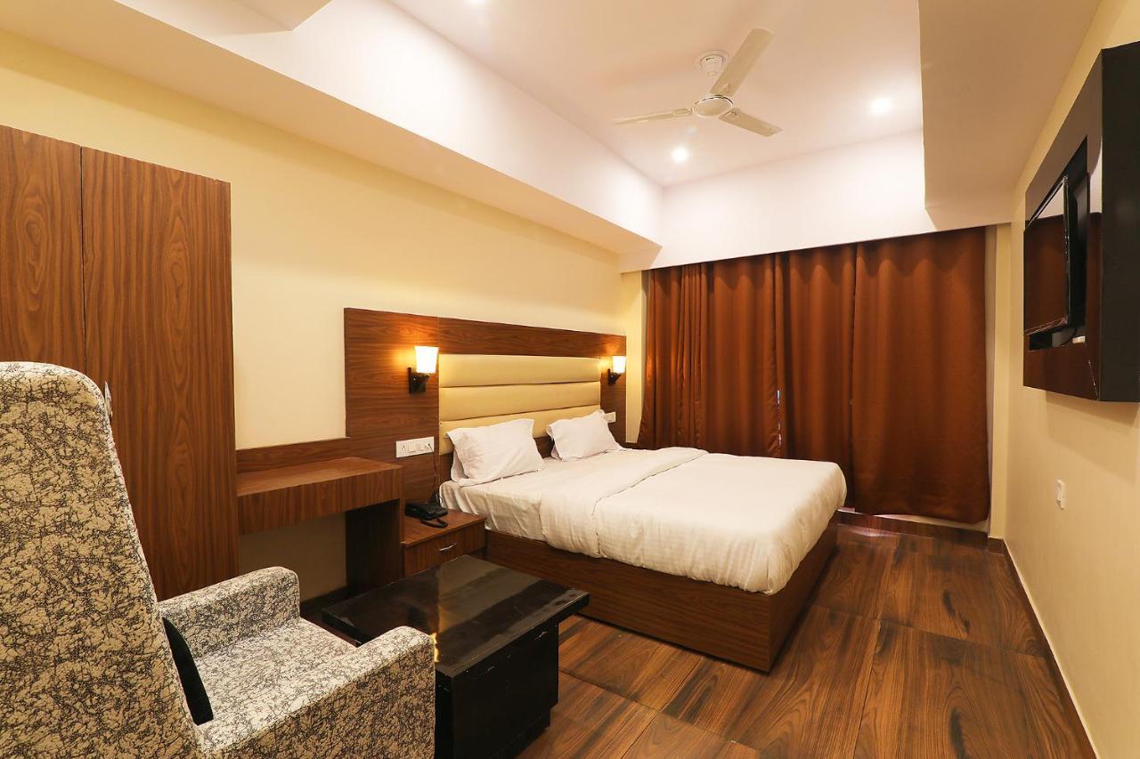 Fabhotel Blueark Lucknow Eksteriør billede